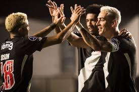 Vasco joga bem, vence o Olimpia e assume a liderança na Sul-americana