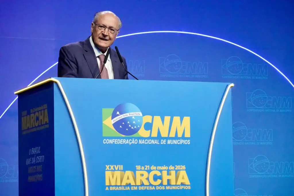 Alckmin é vaiado na abertura de evento com prefeitos em Brasília