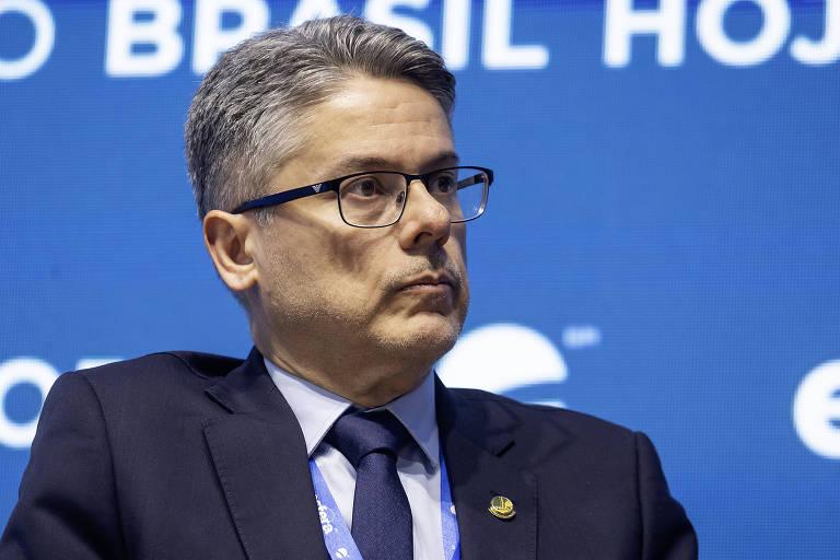 Alessandro Vieira pede suspeição de Nunes Marques na CPI do Master