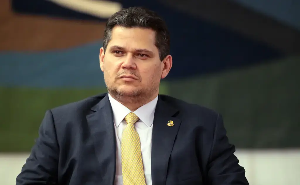 Após ter veto derrubado pelo Congresso, Lula não deve promulgar PL da Dosimetria; tarefa caberá a Alcolumbre