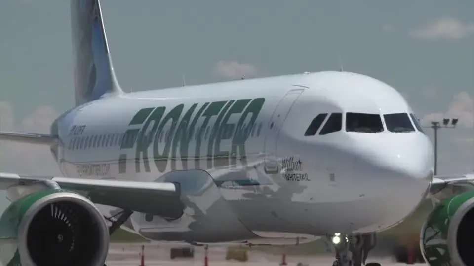 Avião atropela pedestre durante decolagem no aeroporto de Denver, nos EUA