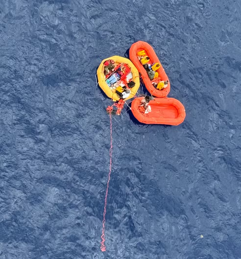 Avião cai na Flórida, e 11 sobreviventes passam 5 horas em alto mar; VÍDEO mostra resgate