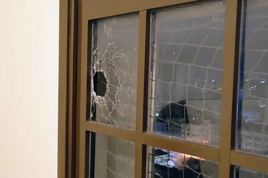 Bala perdida atinge apartamento no 15º andar em SP: “Parecia bomba”