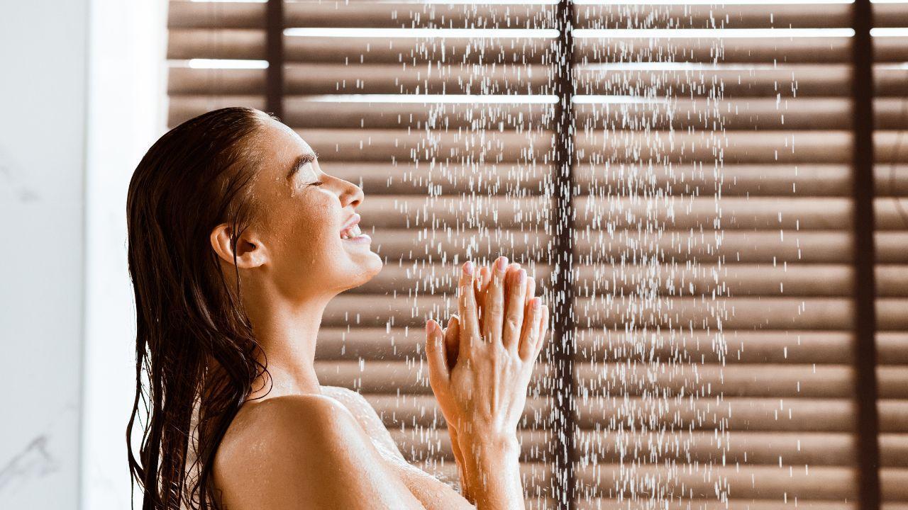 Banho para início de mês: atraia prosperidade e boas energias