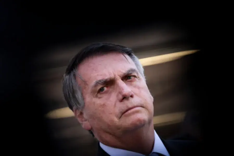 Bolsonaro teve soluços intensos e problemas de pressão nas últimas 48h, dizem médicos ao STF  
