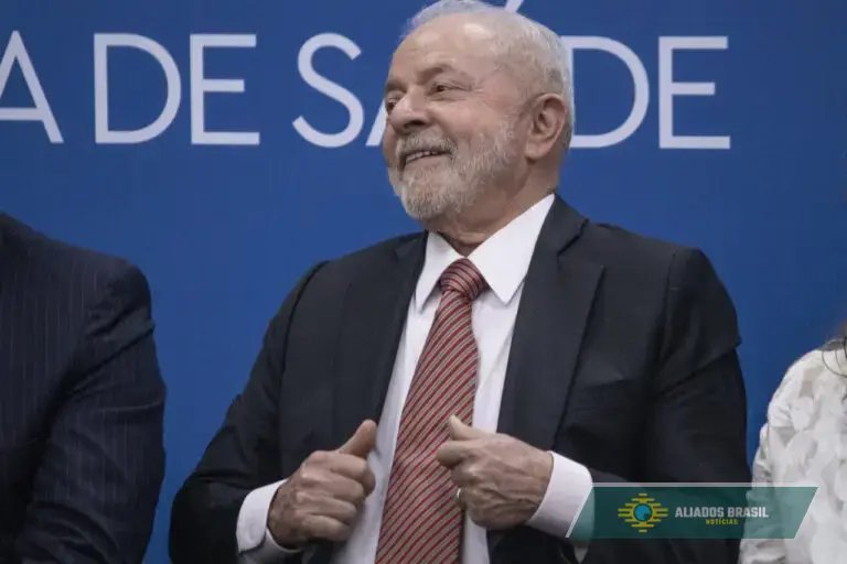 Carlos Bolsonaro detona Lula após anúncio do Desenrola e acusa governo de mentir