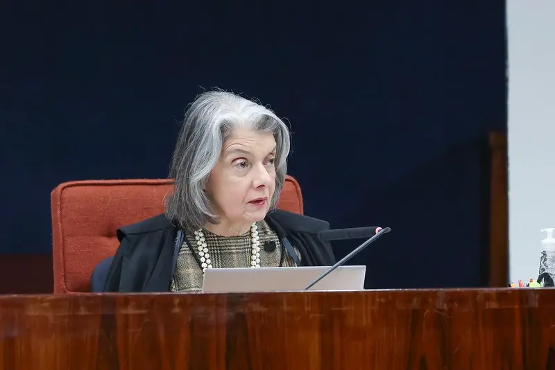 Cármen Lúcia anula multa dada por Moraes a perfil do X