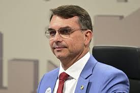 Datafolha: 88% dos eleitores de Flávio defendem candidatura após caso ‘Dark Horse’