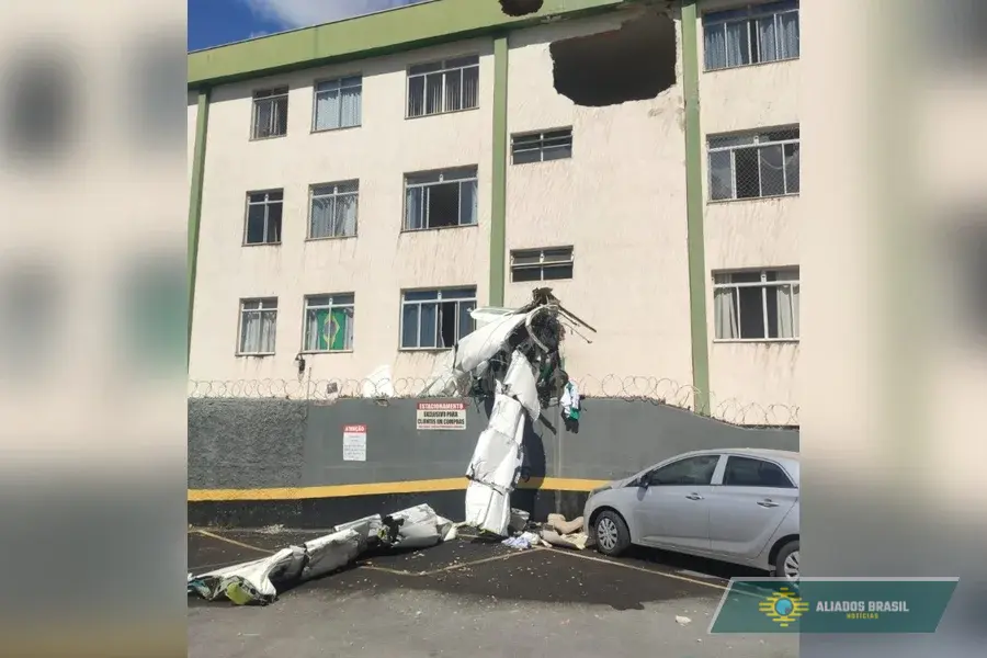 Duas pessoas desembarcaram antes de decolagem de avião que caiu em BH