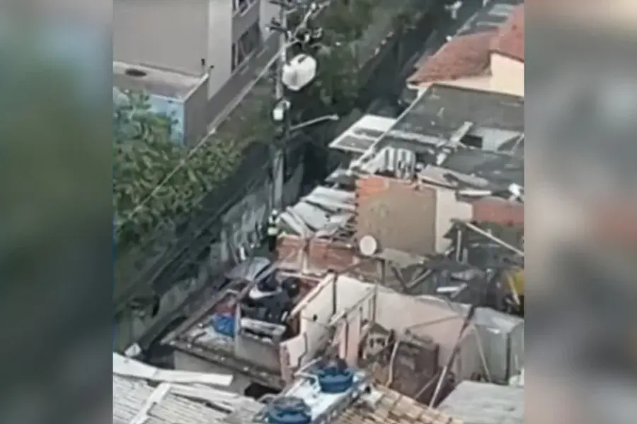 Explosão de gás provoca incêndio e deixa pessoas soterradas em SP