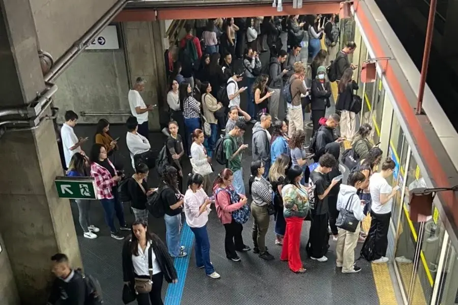 Funcionários do Metrô desistem de greve e operação segue normal em SP