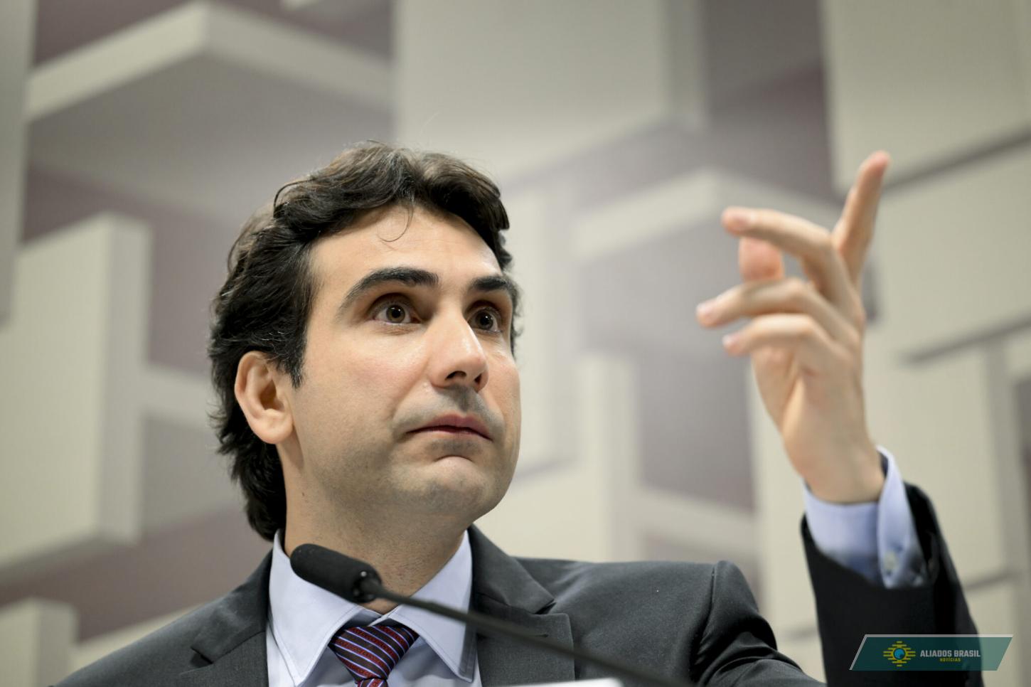 Galípolo explica o que levou à quebra do Banco Master