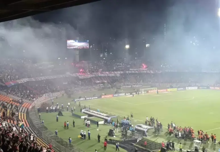 Independiente Medellín x Flamengo é cancelado por confusão na torcida colombiana;