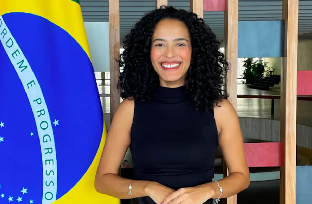 Itamaraty exonera funcionária após comissão contestar declaração racial