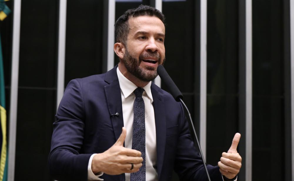 Janones cita “arrogância intelectual” da esquerda, “cacete nas urnas” e faz previsão após derrubada de veto