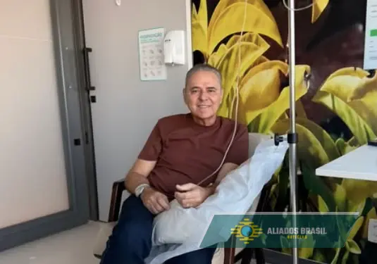 Luis Roberto posta foto em hospital: “Vencemos metade do caminho”
