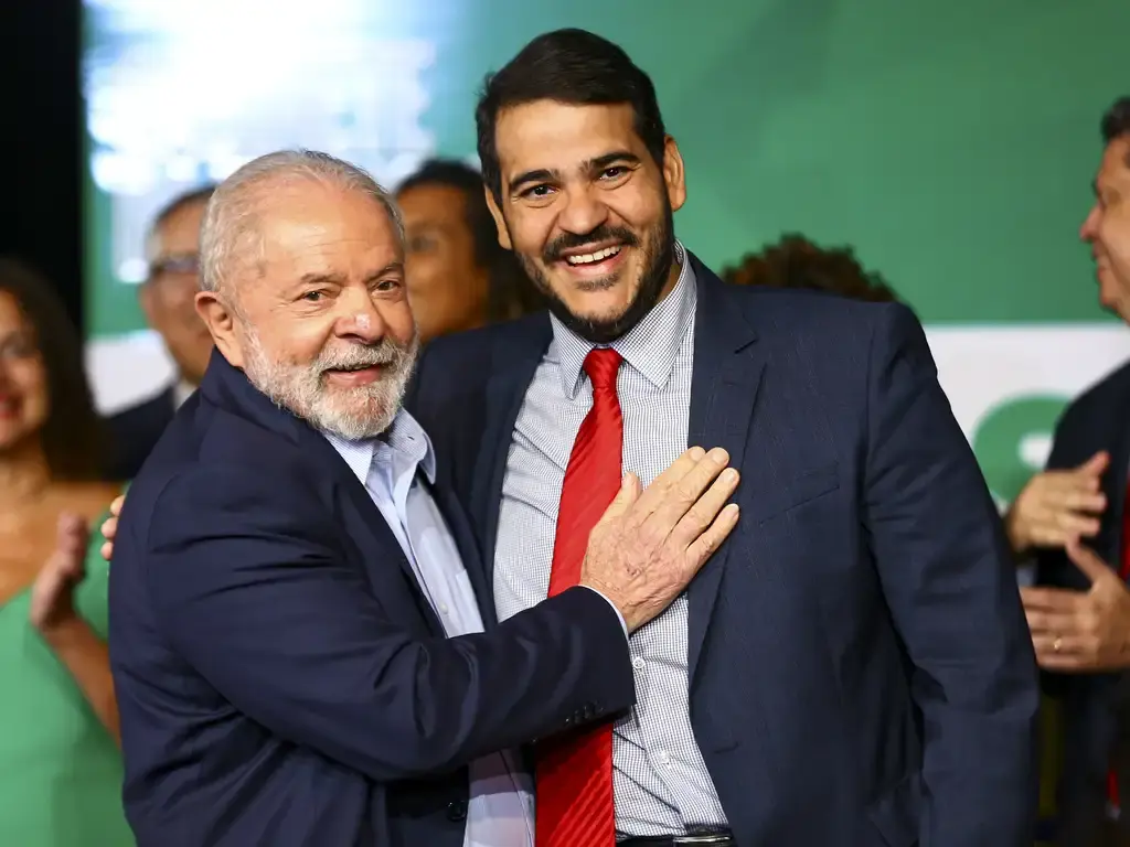 Lula avisa aliados que vai insistir em Messias para o STF