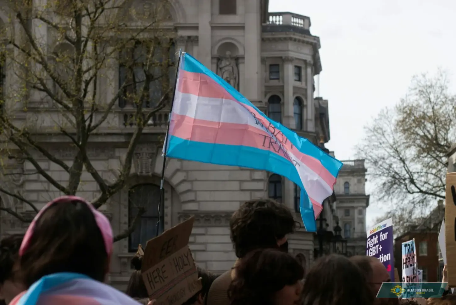 Marcha Trans de SP é cancelada e fundador cita perda de patrocínio