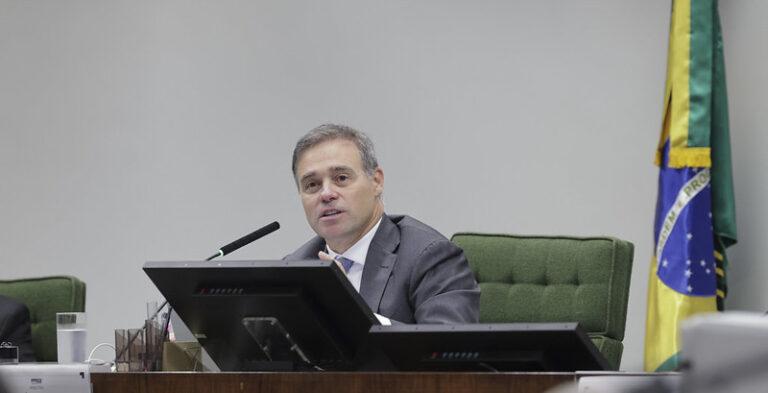 Mendonça se irrita com interferência da PF em inquérito do INSS e cobra resultados