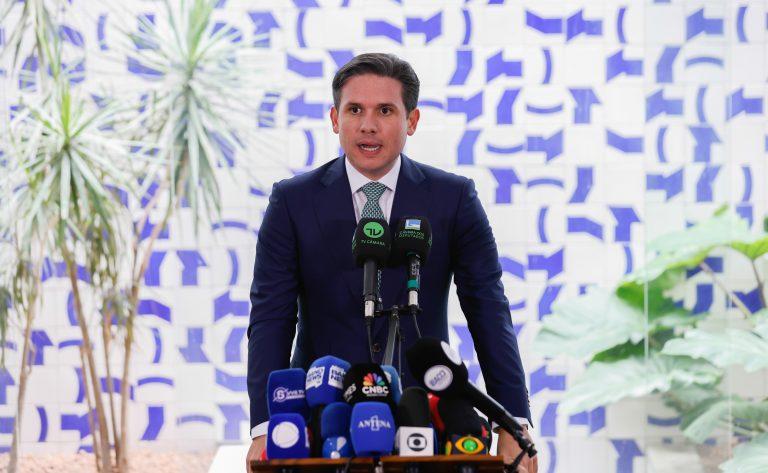 Moraes arquiva investigação contra Hugo Motta e aliados em caso de bagagens sem fiscalização