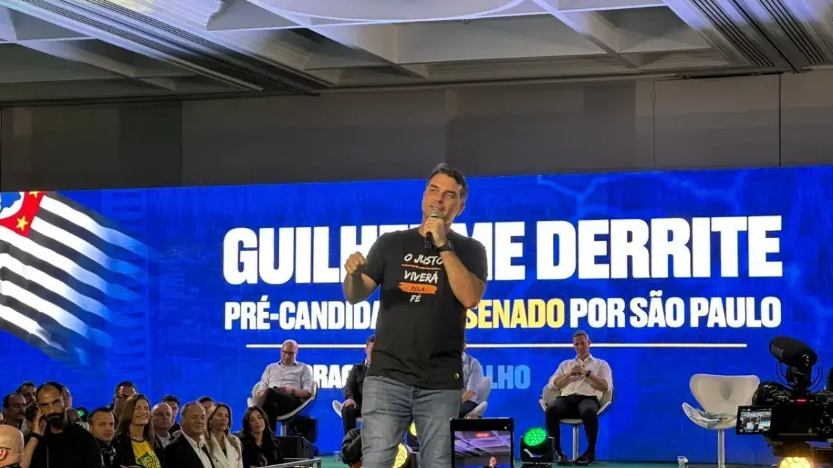 “Não abaixem a cabeça”, diz Flávio a aliados em evento com Derrite em SP