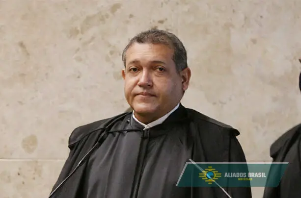 Nunes Marques arquiva ação de Bolsonaro contra Lula e Gleisi por declarações de 2022
