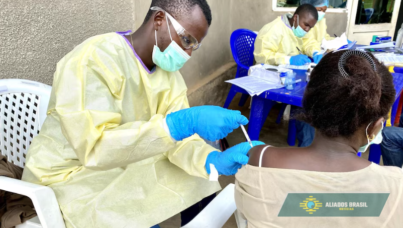OMS alerta que surto de Ebola avança mais rápido que capacidade de controle