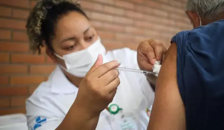 'Posso tomar vacina já gripado?' 5 dúvidas sobre a imunização contra a gripe em 2026  