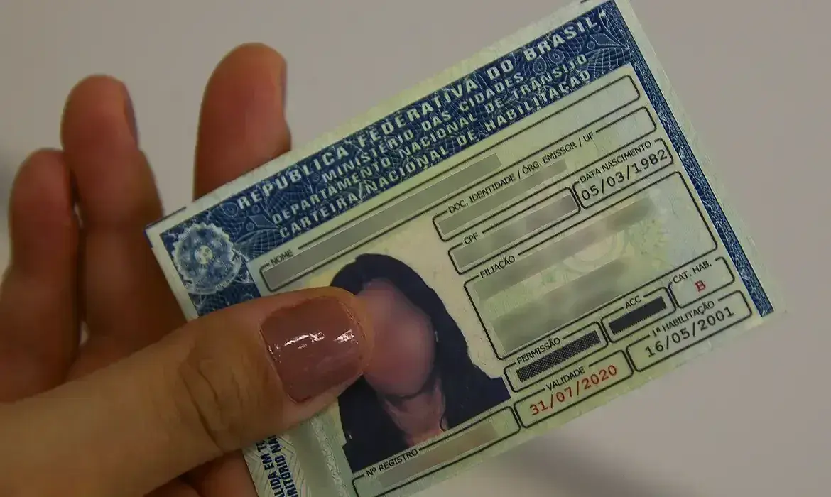 Quem poderá renovar a CNH automaticamente? Veja as regras