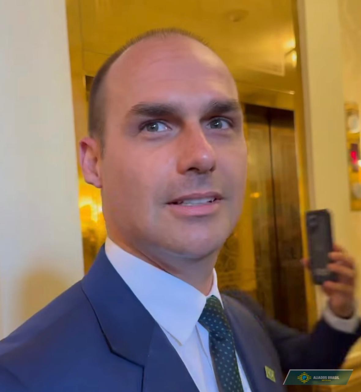 Questionado sobre reunião de Flávio com Trump, Eduardo Bolsonaro responde; veja vídeo
