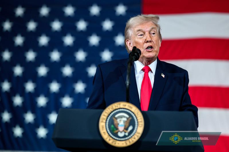 Trump diz que EUA vão ficar com urânio enriquecido do Irã e vê acordo “muito possível”