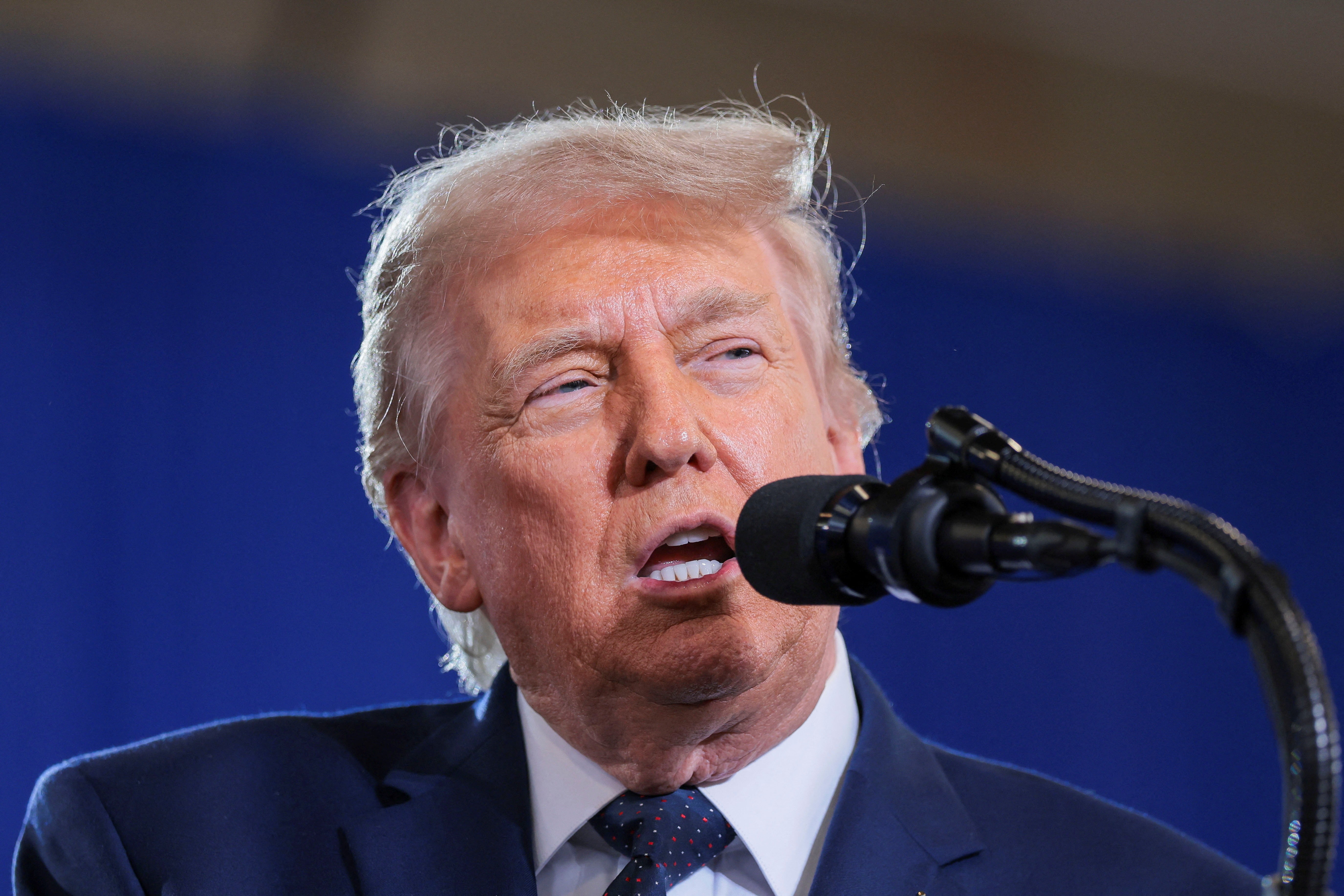 Trump diz que relação com o Irã está mais “profissional” e sinaliza avanço em acordo de paz