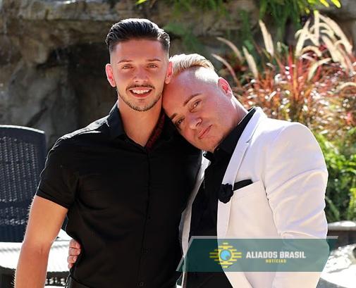Um dos primeiros “pais gays” da Grã-Bretanha e marido são acusados de estupro, agressão sexual e tráfico humano