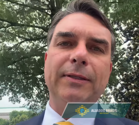 URGENTE: Flávio Bolsonaro acaba de chegar na Casa Branca. Veja o vídeo