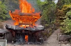 VÍDEO: Templo budista que abrigava 'chama eterna' pega fogo no Japão