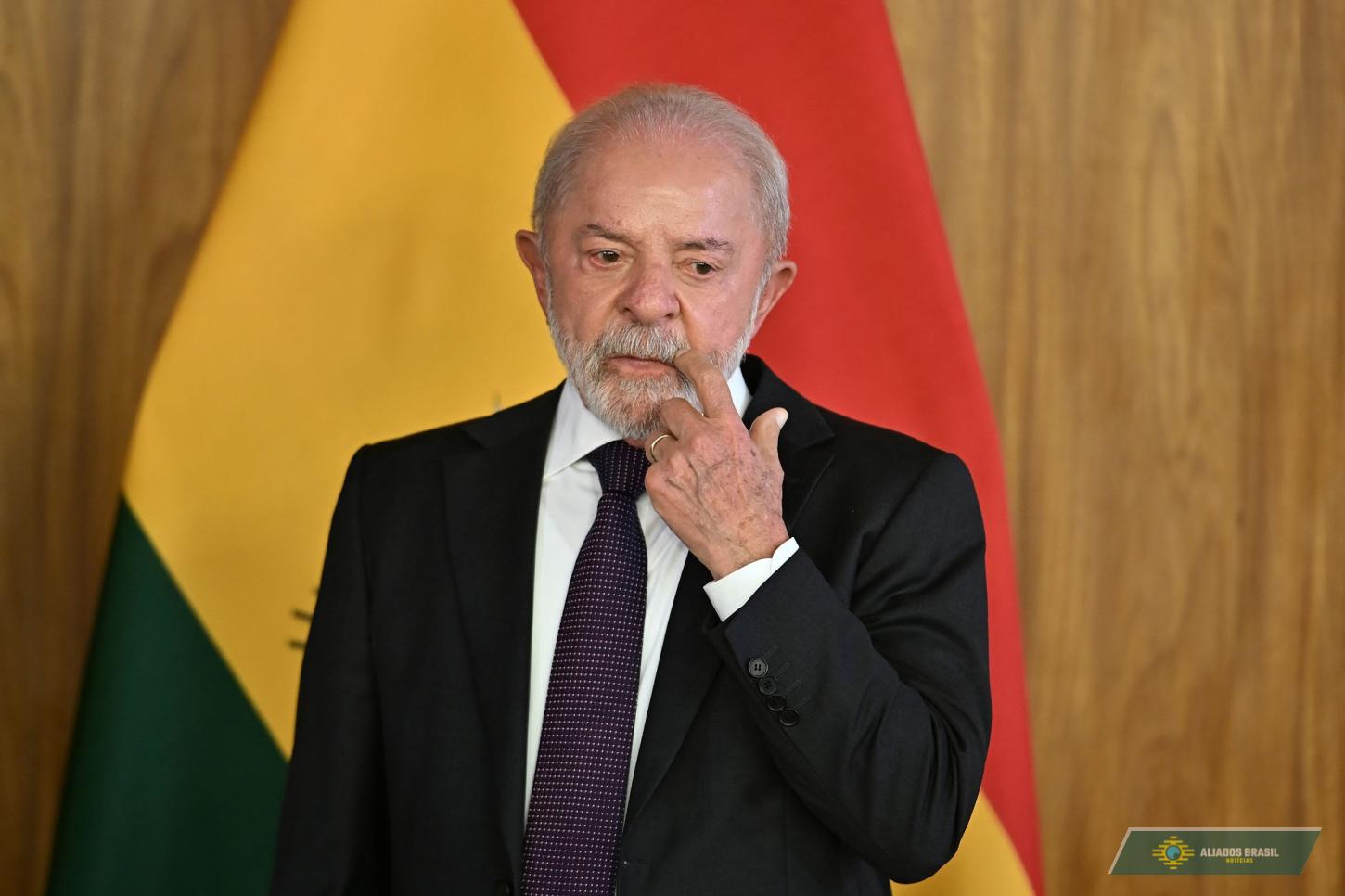 Waack: Lula tenta “desenrolar” a própria desaprovação