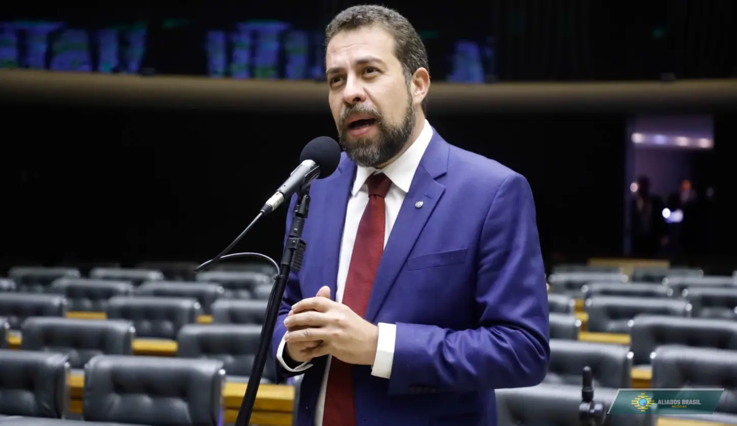 X adiciona nota em vídeo de Boulos sobre taxa das blusinhas