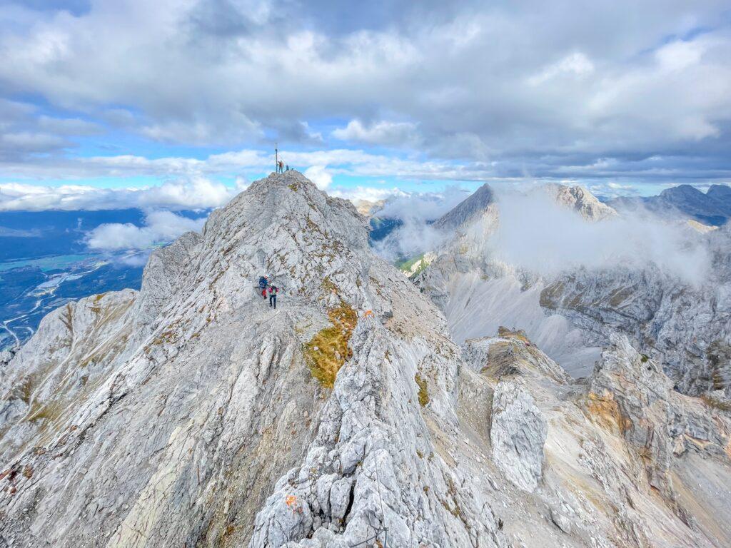 Alpinista sofre queda de 130 metros e morre aos 22 anos