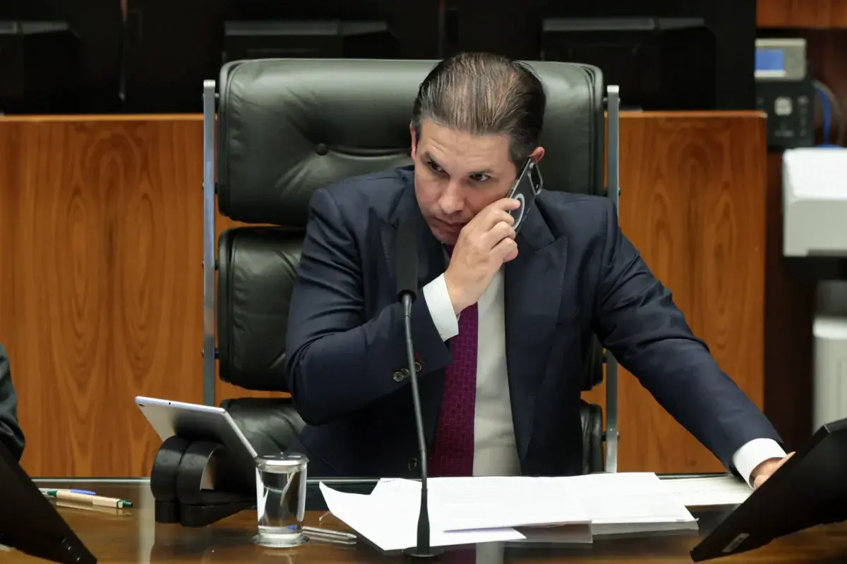 Apavorado, governo procura Motta para barrar pauta-bomba do Senado