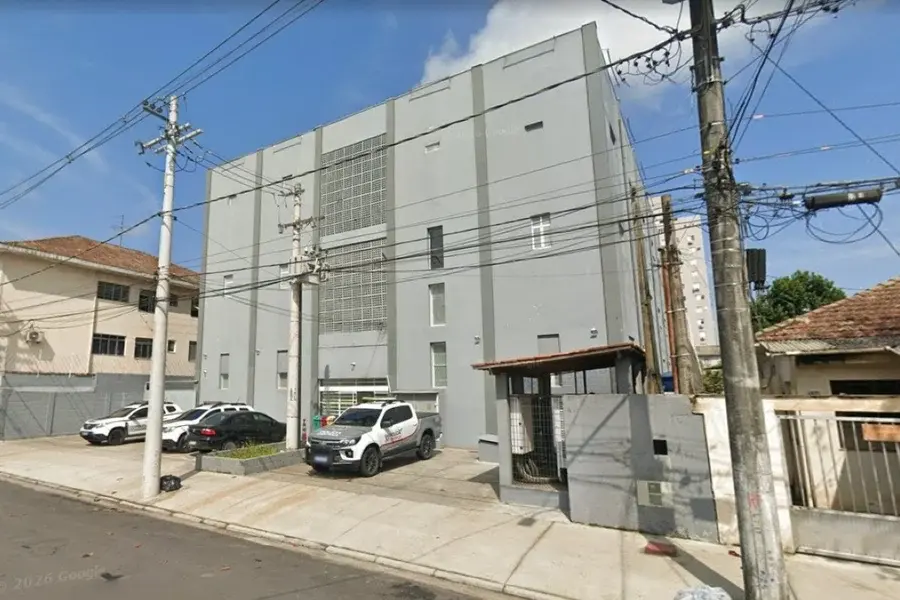 Atendente do IML é preso por fazer Pix com celular de homem morto