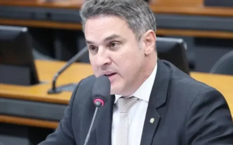 Autor de ameaças de morte contra deputado Zucco é identificado e confessa motivação política