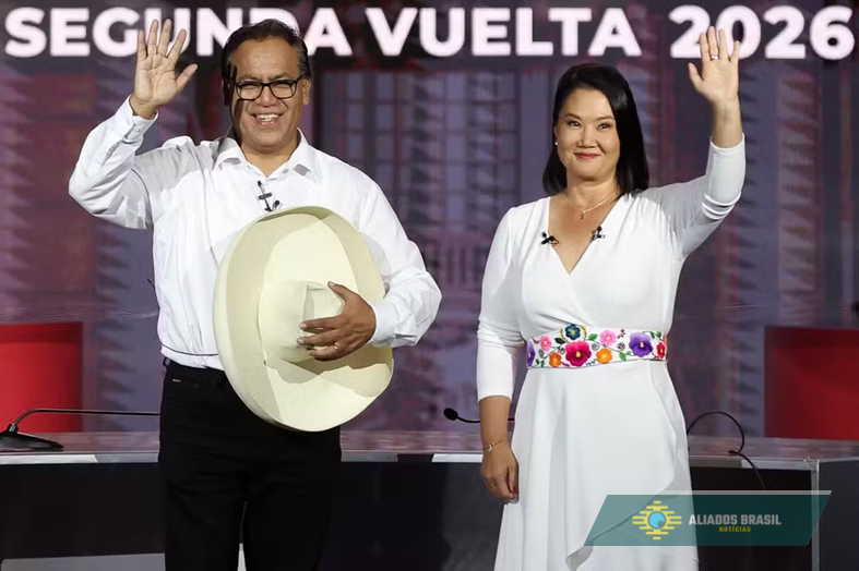 Boca de urna: Keiko Fujimori lidera 2º turno no Peru com 50,7%