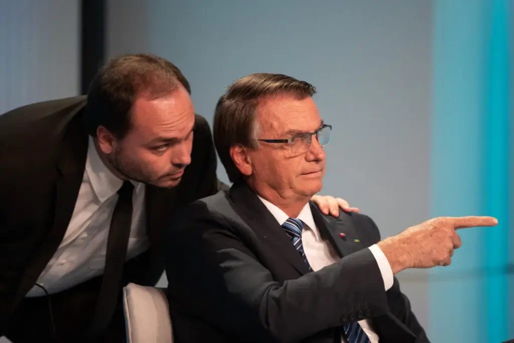Carlos Bolsonaro diz que Jair piorou e está mais sonolento