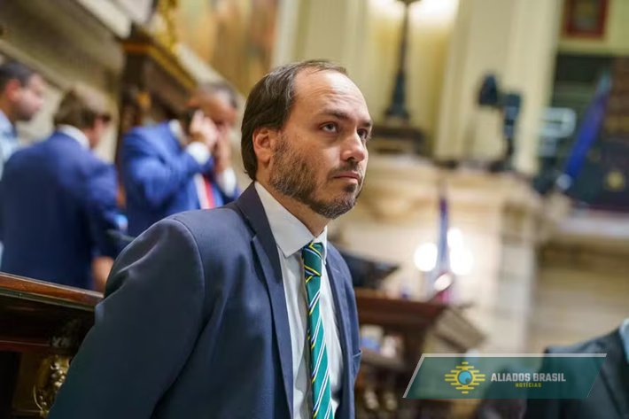 VÍDEO: Carlos Bolsonaro diz que “renasceu” em Santa Catarina e reforça pré-candidatura ao Senado