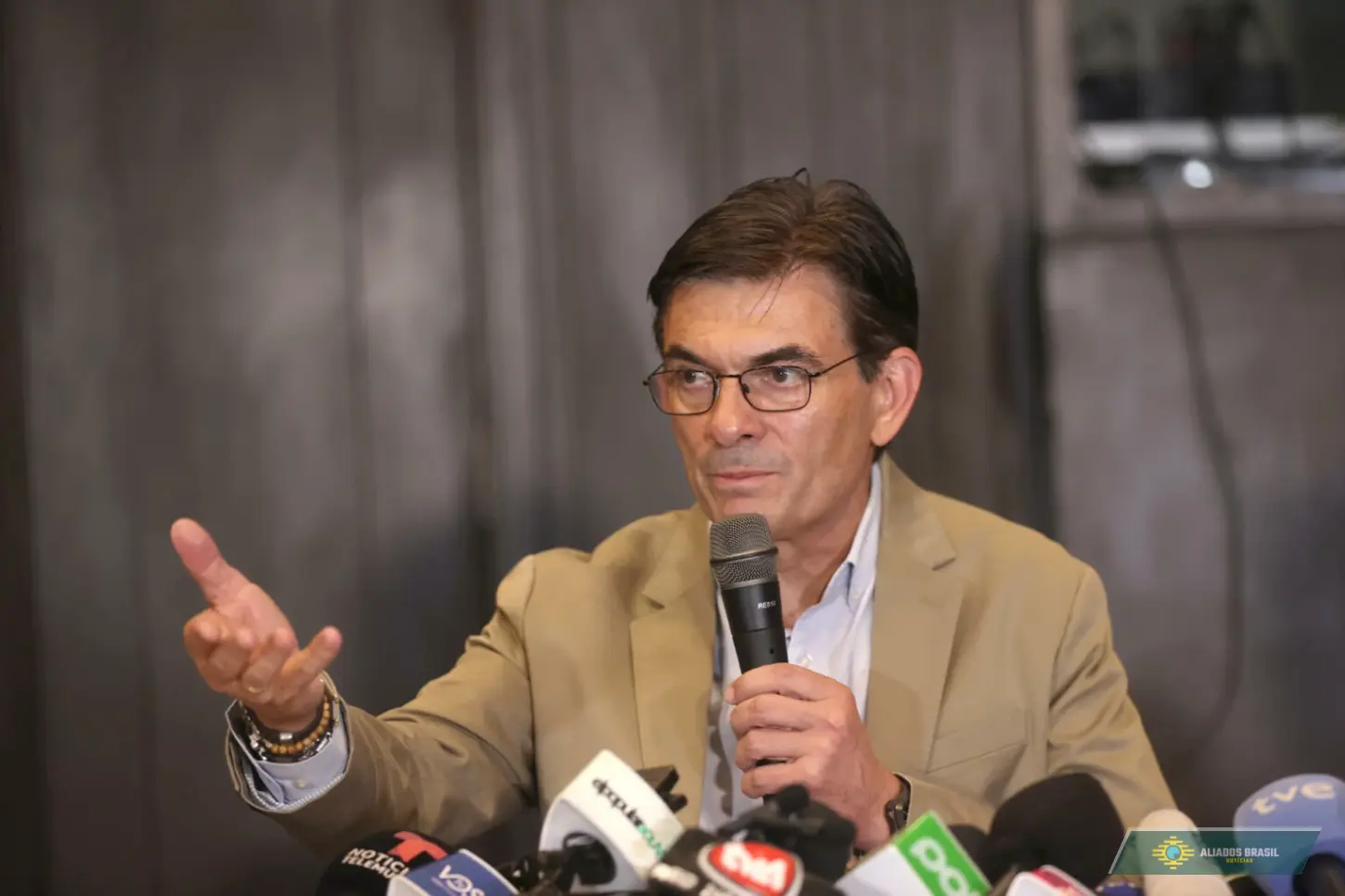 Congresso da Bolívia autoriza presidente a recorrer a militares