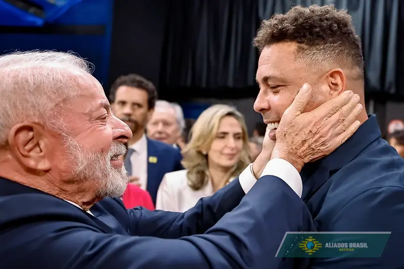 Em 2006, Lula chamou Ronaldo de gordo e jogador respondeu