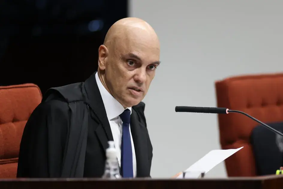 Empresas pedem que Moraes seja julgado ‘à revelia’ nos EUA; o que isso significa?