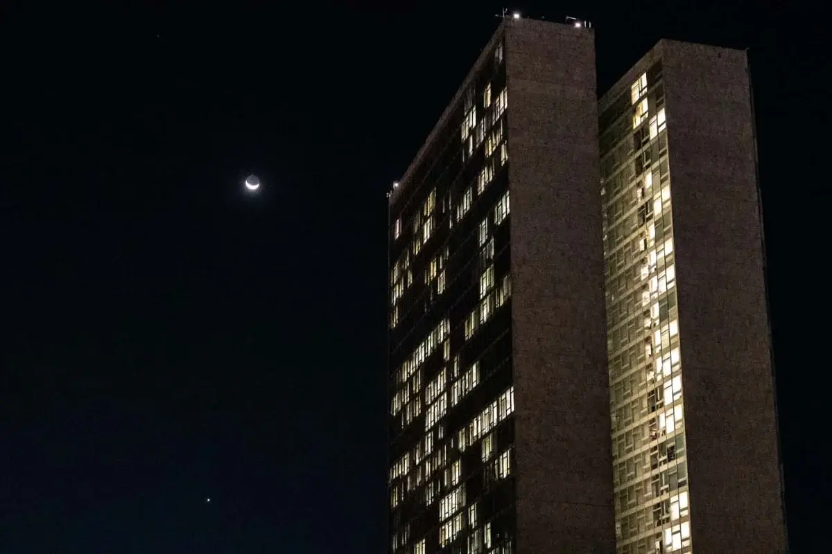 Encontro de Lua, Vênus e Júpiter seguem embelezando o céu nesta 5ª