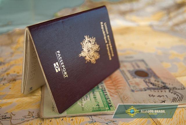 EUA endurecem regras e ampliam processos de desnaturalização em todo o país