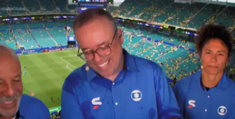 Everaldo vira meme após sofrer com o calor de Miami na transmissão de Brasil x Escócia 